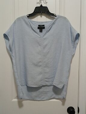 Tahari Light Blue V-Neck Linen Boxy Top